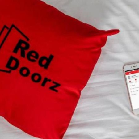 Reddoorz Plus Syariah @ Jalan Sriwijaya מדאן מראה חיצוני תמונה