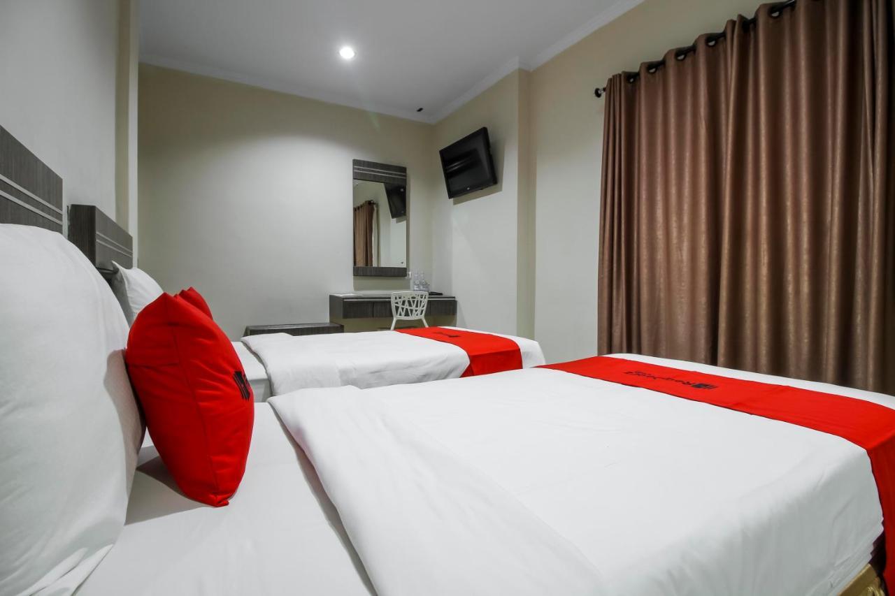 Reddoorz Plus Syariah @ Jalan Sriwijaya מדאן מראה חיצוני תמונה