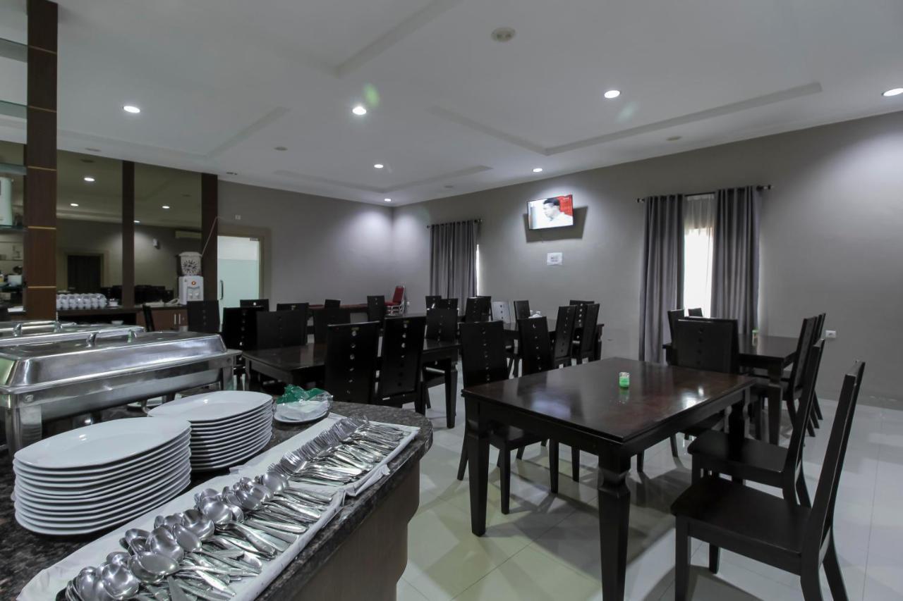 Reddoorz Plus Syariah @ Jalan Sriwijaya מדאן מראה חיצוני תמונה