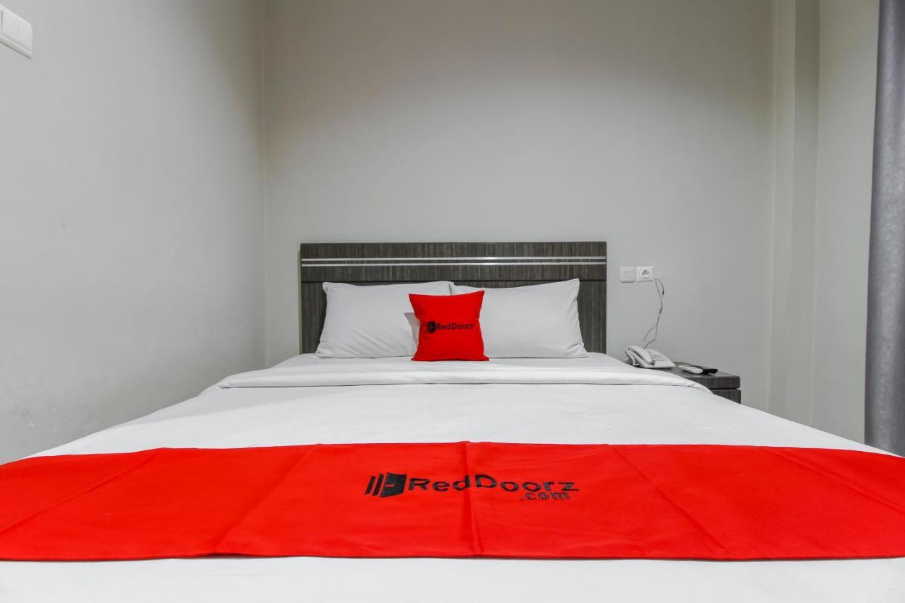 Reddoorz Plus Syariah @ Jalan Sriwijaya מדאן מראה חיצוני תמונה