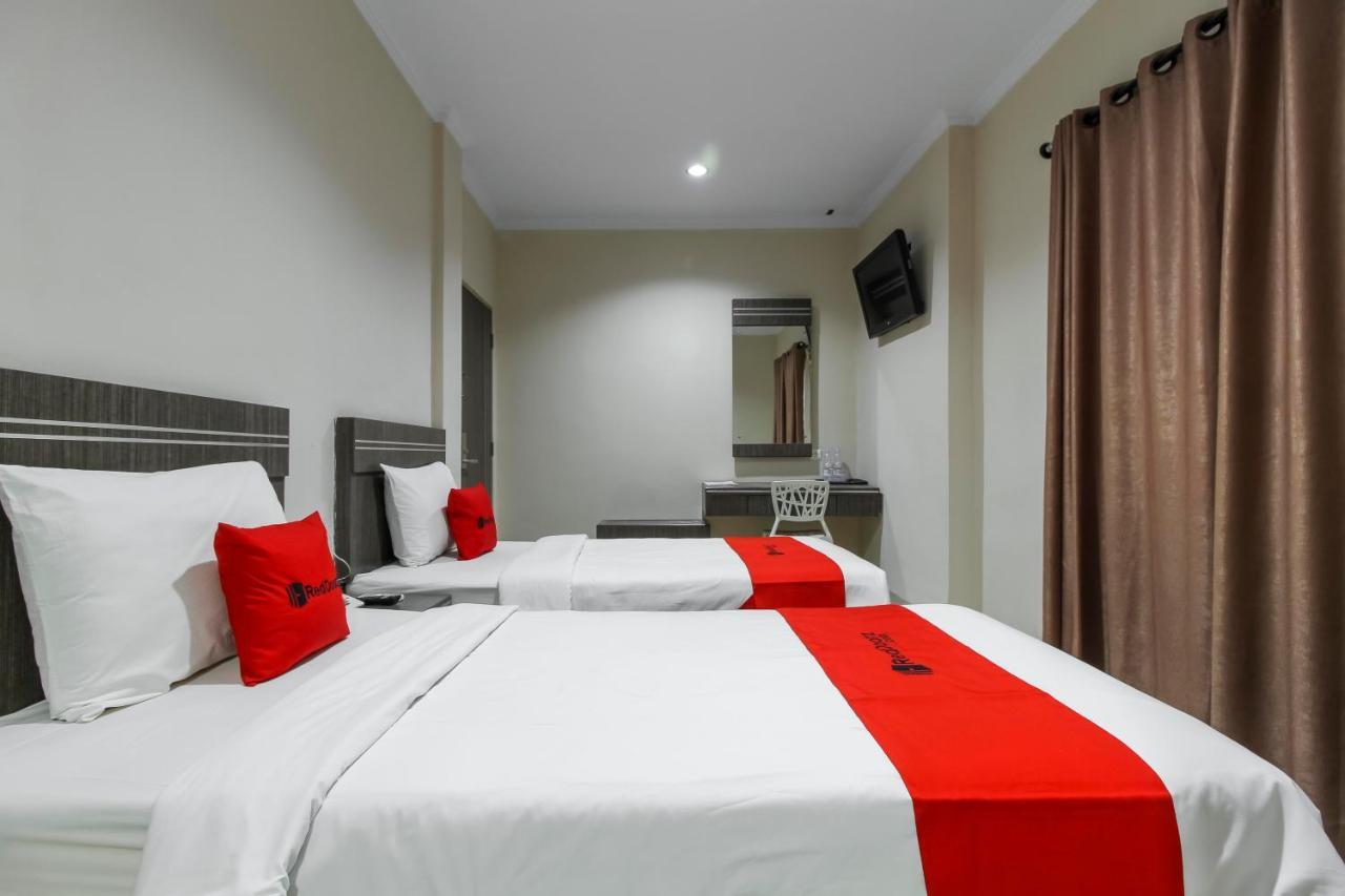 Reddoorz Plus Syariah @ Jalan Sriwijaya מדאן מראה חיצוני תמונה