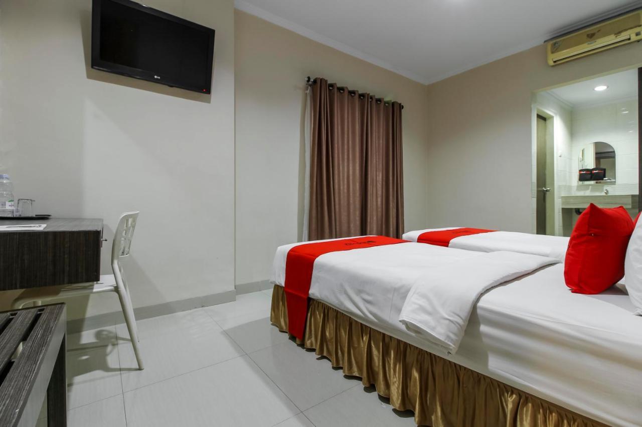Reddoorz Plus Syariah @ Jalan Sriwijaya מדאן מראה חיצוני תמונה