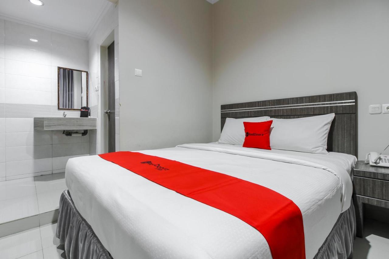 Reddoorz Plus Syariah @ Jalan Sriwijaya מדאן מראה חיצוני תמונה