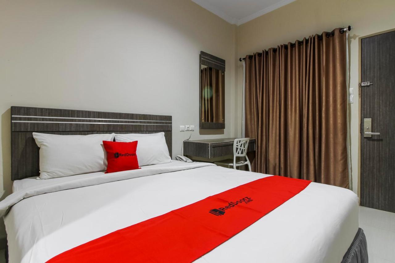 Reddoorz Plus Syariah @ Jalan Sriwijaya מדאן מראה חיצוני תמונה
