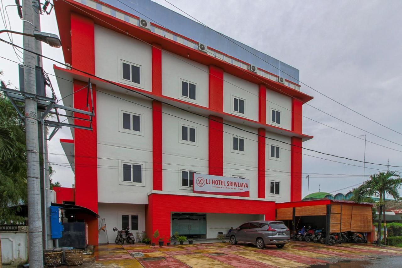 Reddoorz Plus Syariah @ Jalan Sriwijaya מדאן מראה חיצוני תמונה