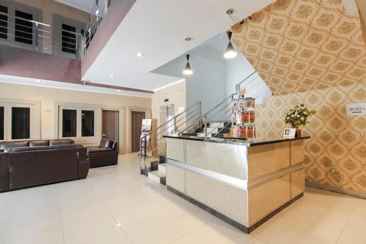 Reddoorz Plus Syariah @ Jalan Sriwijaya מדאן מראה חיצוני תמונה