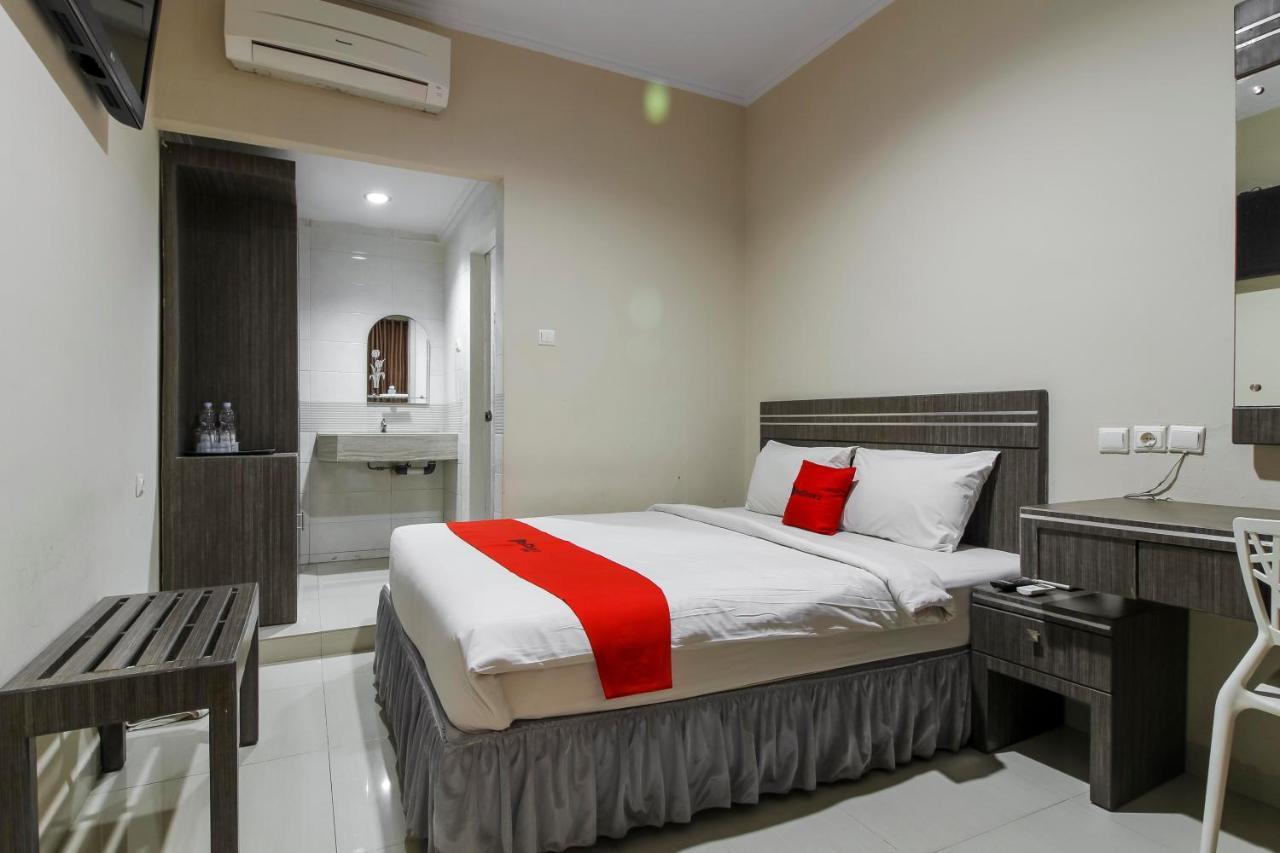 Reddoorz Plus Syariah @ Jalan Sriwijaya מדאן מראה חיצוני תמונה