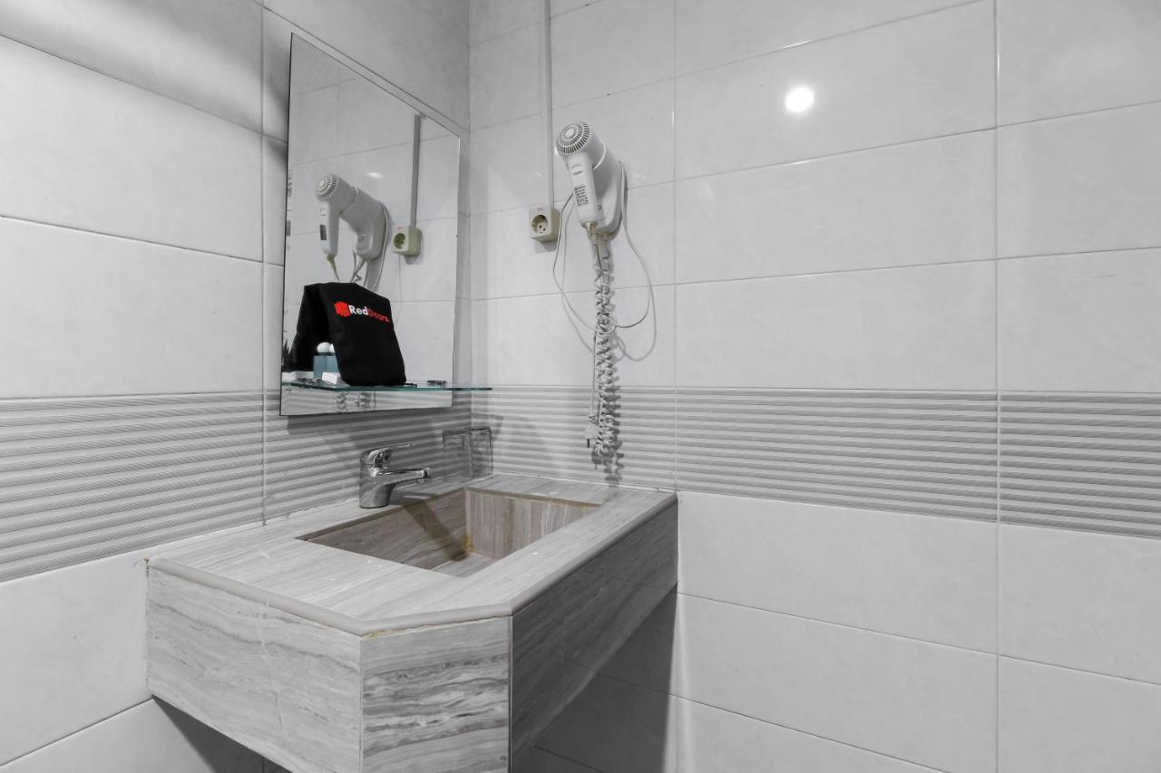 Reddoorz Plus Syariah @ Jalan Sriwijaya מדאן מראה חיצוני תמונה