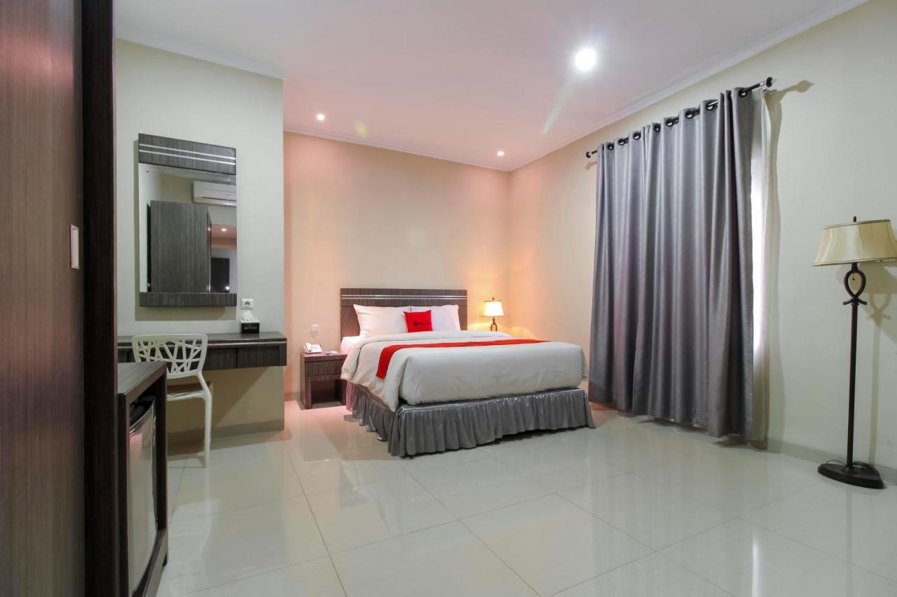 Reddoorz Plus Syariah @ Jalan Sriwijaya מדאן מראה חיצוני תמונה