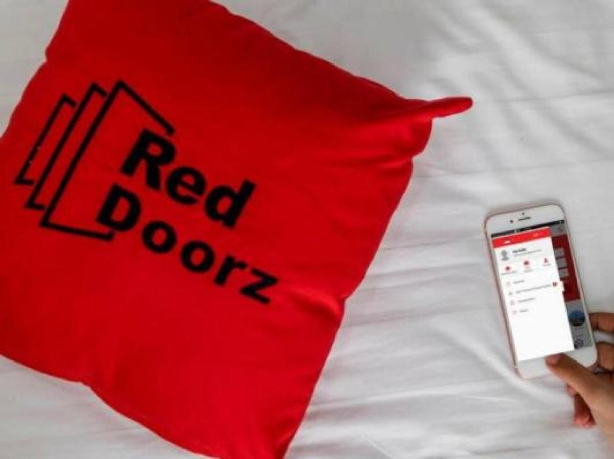 Reddoorz Plus Syariah @ Jalan Sriwijaya מדאן מראה חיצוני תמונה
